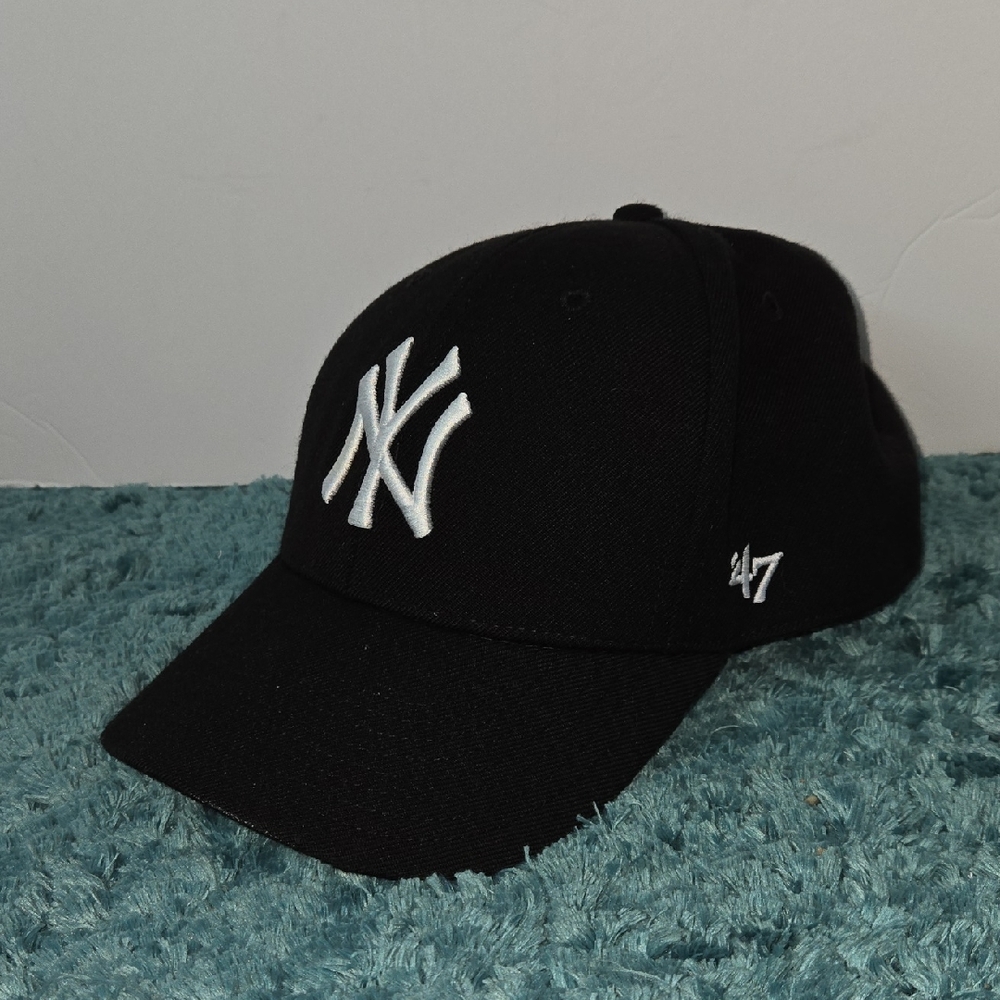 NY Yankees Logo Cap #47 "Like New" OSFA